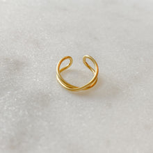 Load image into Gallery viewer, Gold Twist Ear Cuff
