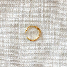Load image into Gallery viewer, Gold Twist Ear Cuff