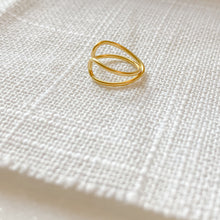 Load image into Gallery viewer, Gold Twist Ear Cuff