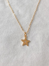 Load image into Gallery viewer, Gold Twinkle Star Necklace