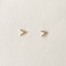Load image into Gallery viewer, Fine Gold Arrow Stud Earrings