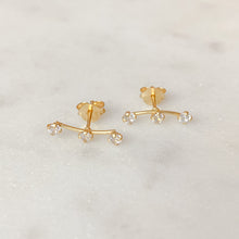 Load image into Gallery viewer, Gold Twinkle Bar Ear Climber