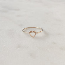 Load image into Gallery viewer, Fine knot love ring