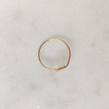 Load image into Gallery viewer, Fine knot love ring