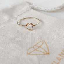 Load image into Gallery viewer, Fine knot love ring