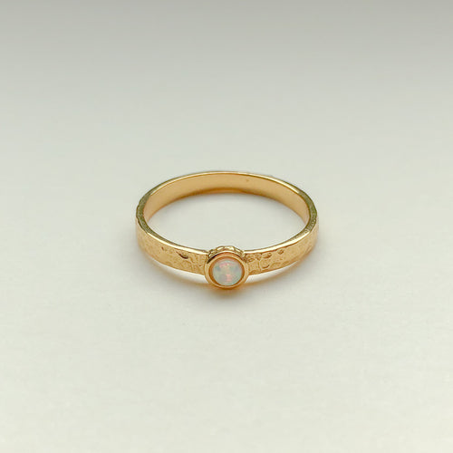 Hammered gold ring. 925 Sterling Silver. Gold Plated + E-coating.