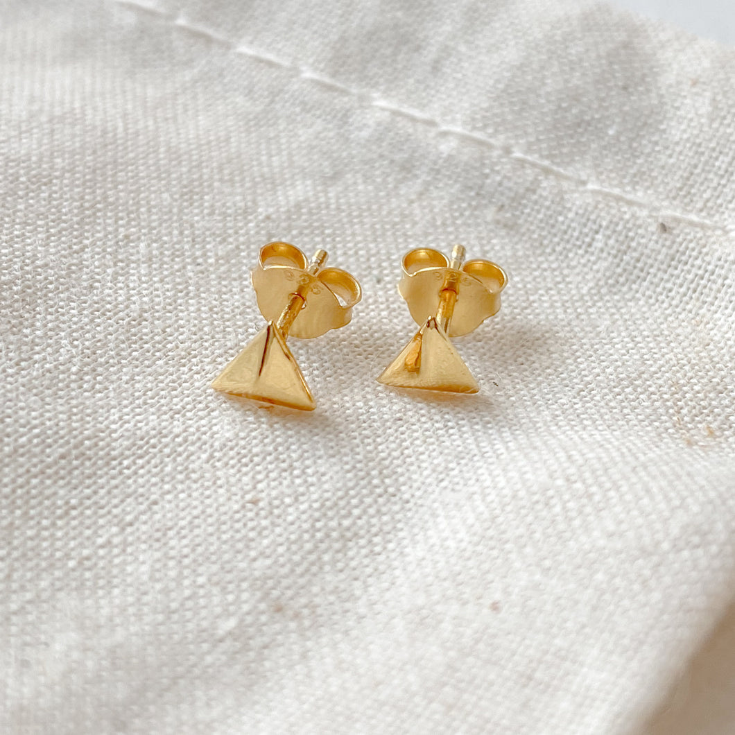 Mini triangle gold stud earrings