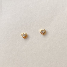 Load image into Gallery viewer, Teeny twinkle heart studs
