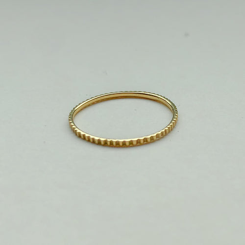 Fine pyramid stacking ring in gold. 925 Sterling Silver. Gold Plated + E-coating.